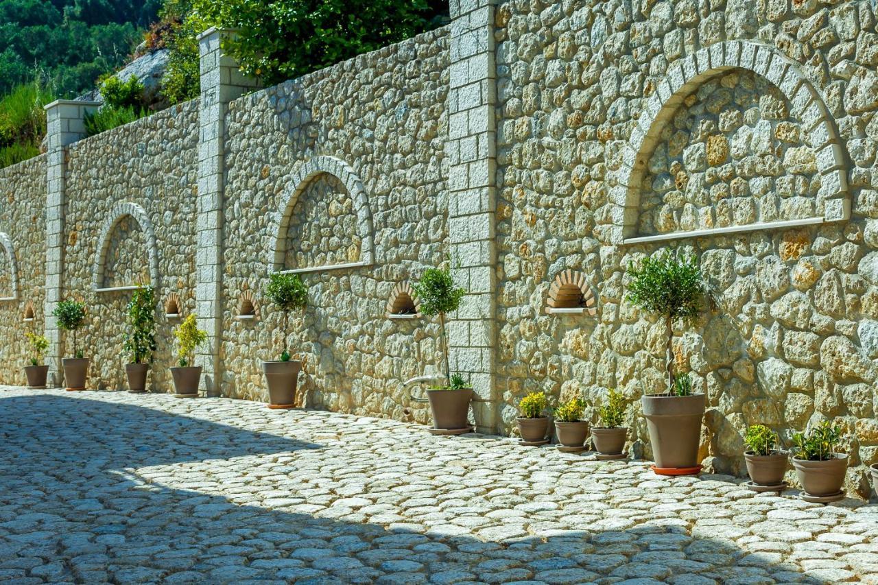 Natura Luxury Suites Parga Exterior foto